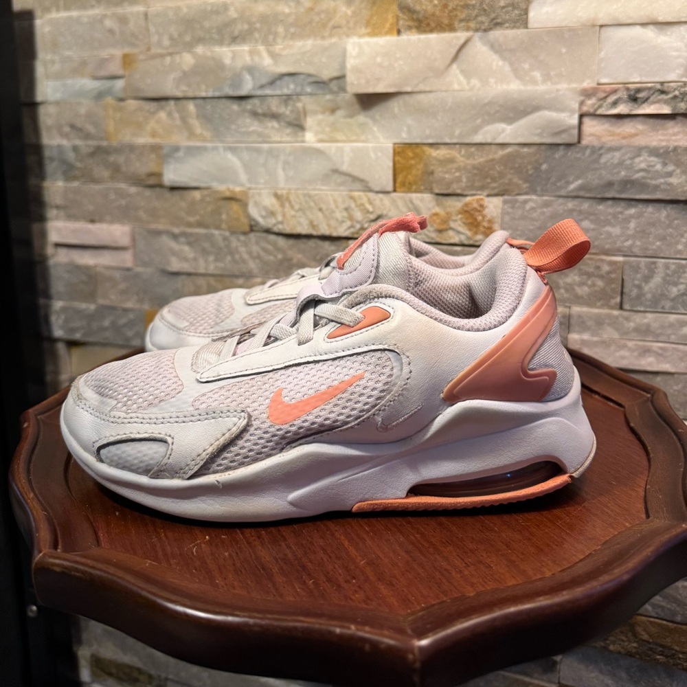 Youth Sz 2 Nike Air Max White Orange Peach Slip-On  Low Top Sneakers Shoes EUC